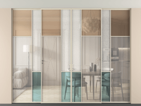 Алюминевая перегородка vntp4_7 Алюминий бежево-серый Четыре стекла. Цвет Алюминий бежево-серый. Материал Алюминий в эмали. Коллекция Перегородка Mosaic внутри проёма скрытое крепление в потолок 4 створки. Картинка.